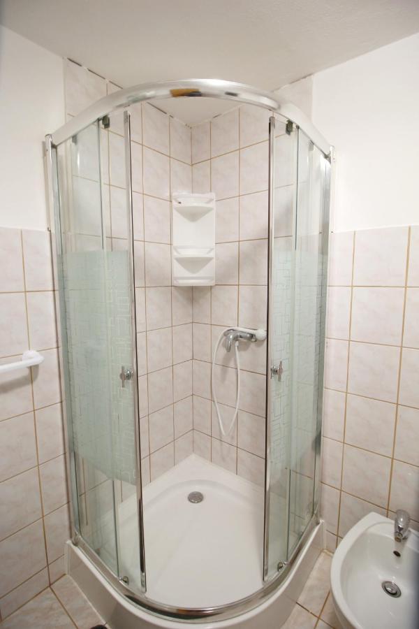 Apartment Suzy Nin Esterno foto