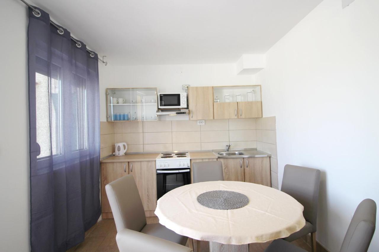 Apartment Suzy Nin Esterno foto
