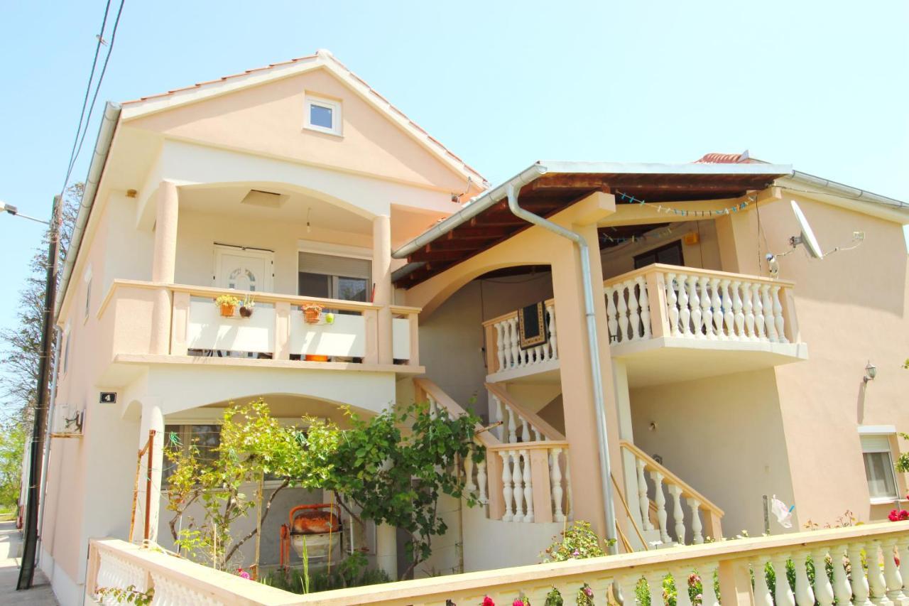 Apartment Suzy Nin Esterno foto