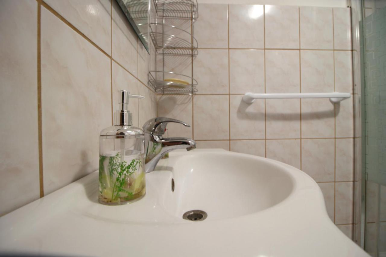 Apartment Suzy Nin Esterno foto